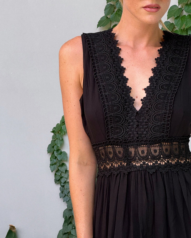 Aurélie™ | Robe Élégante en Dentelle avec Décolleté en V