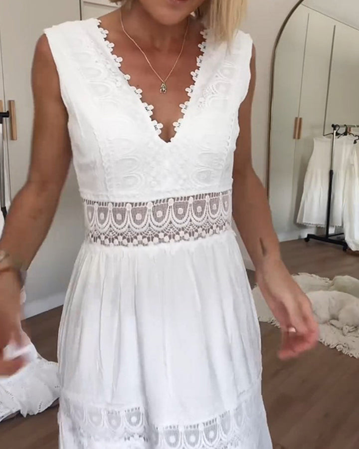 Aurélie™ | Robe Élégante en Dentelle avec Décolleté en V