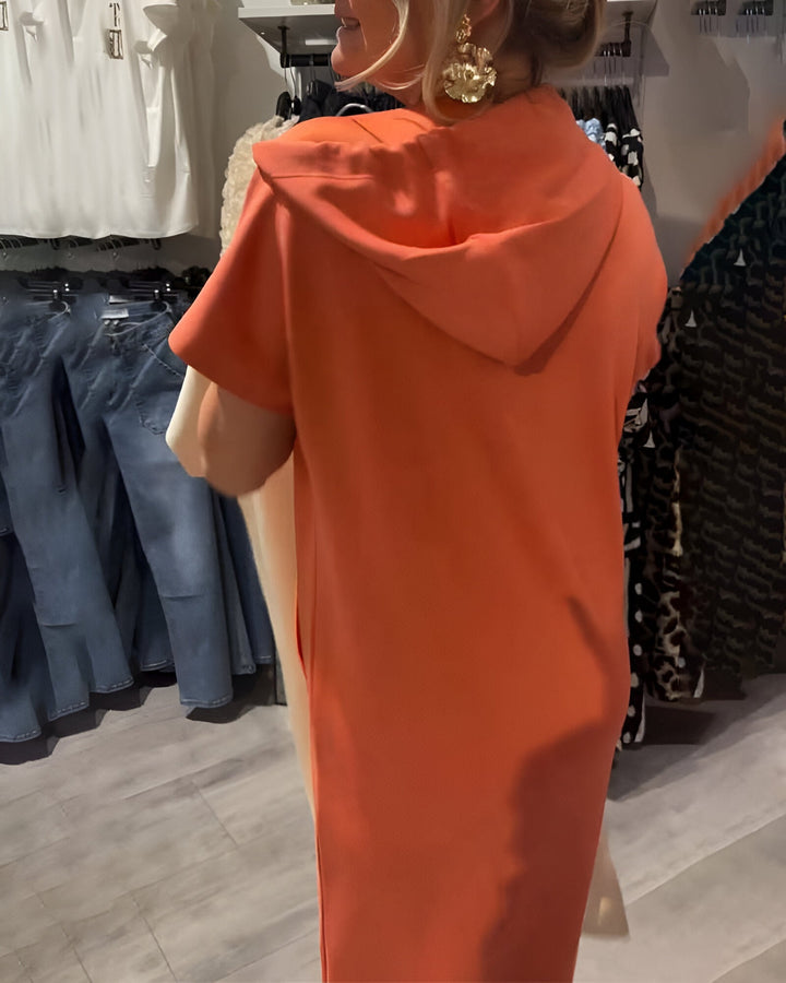 Ève™ | Robe décontractée avec capuche et coupe féminine