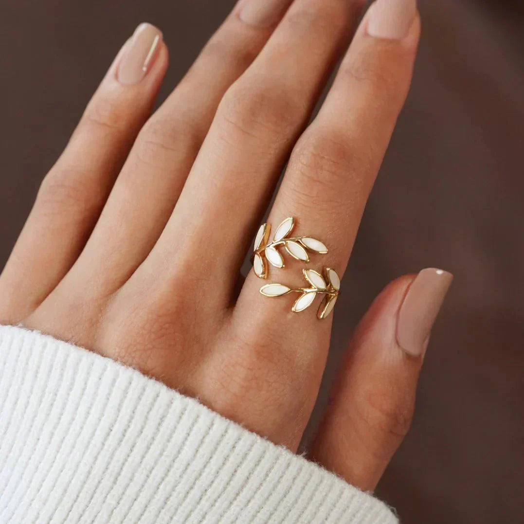 Pur - Bague Ajustable en Opale Blanche en Feuille
