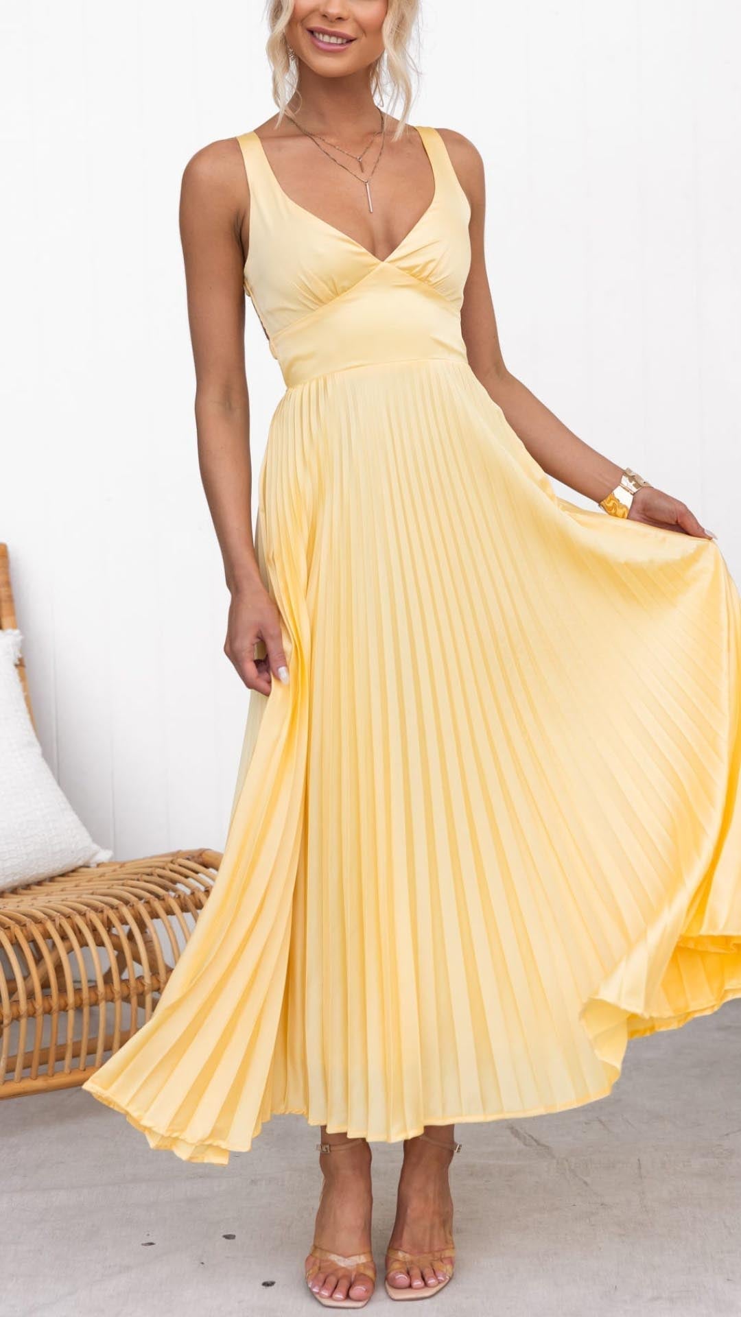 Luna | Robe longue plissée avec encolure en V
