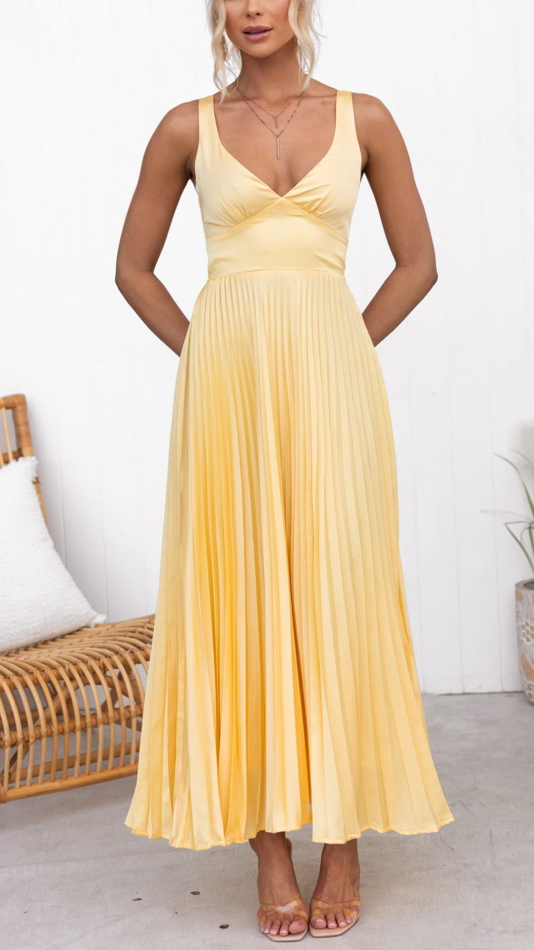 Luna | Robe longue plissée avec encolure en V
