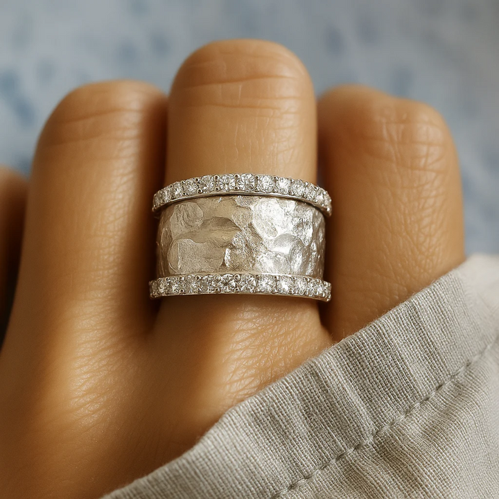 BAGUE EN ZIRCONE ARGENTÉE VINTAGE