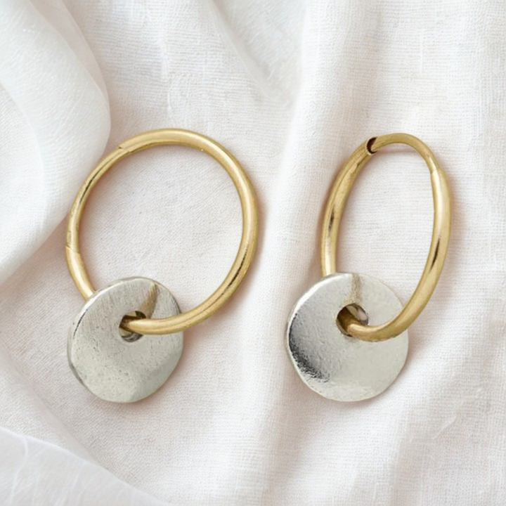 Créoles plaquées or et boucles d'oreilles plaquées argent